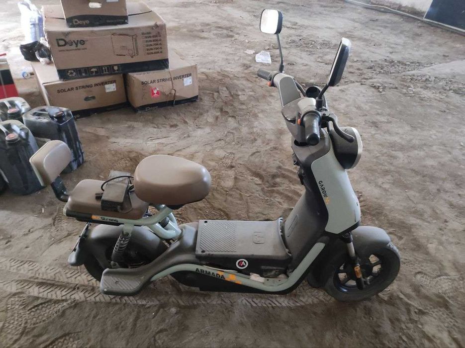 ARMADA CAROW electric scooter