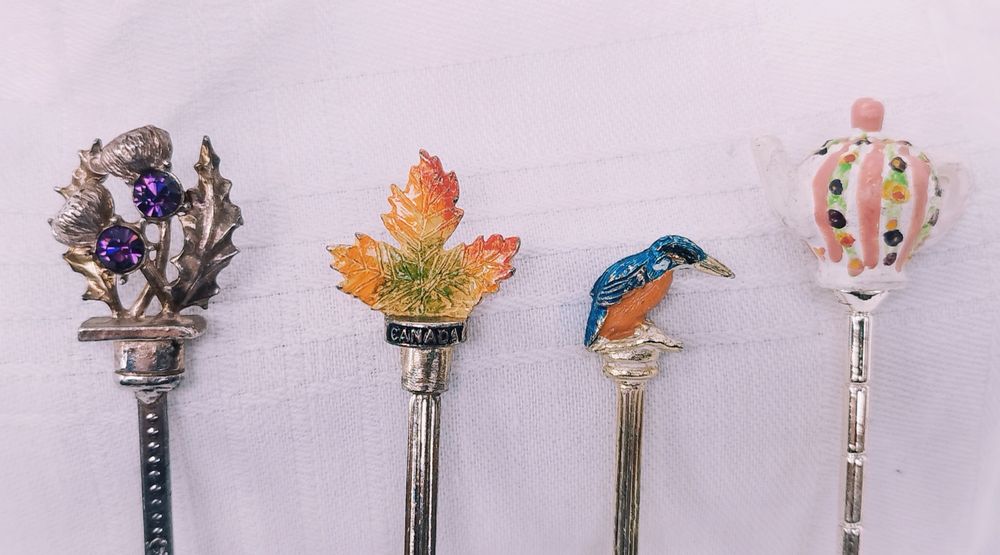 Lot 4 lingurite suvenir placate cu argint, de colectie, deosebite