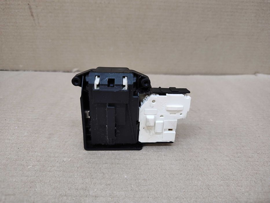 mecanism blocare usa masina de spalat cu uscator LG FH4U2TDH1N / R15