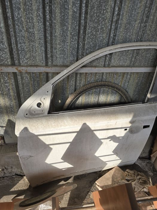 АвтоДверь Mitsubishi Outlender