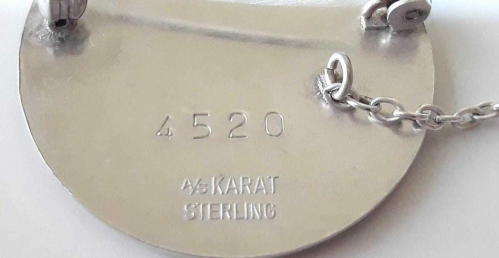 Brose insigna Asistent Medical Social, argint 925 sterling, Danemarca