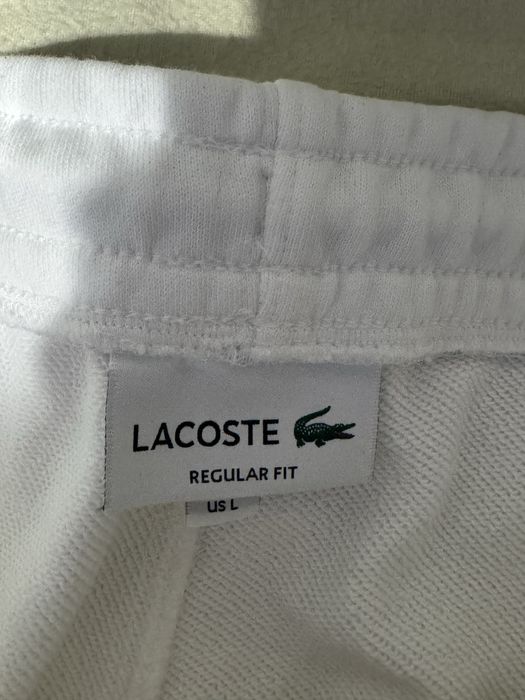 Pantaloni / scurti Lacoste