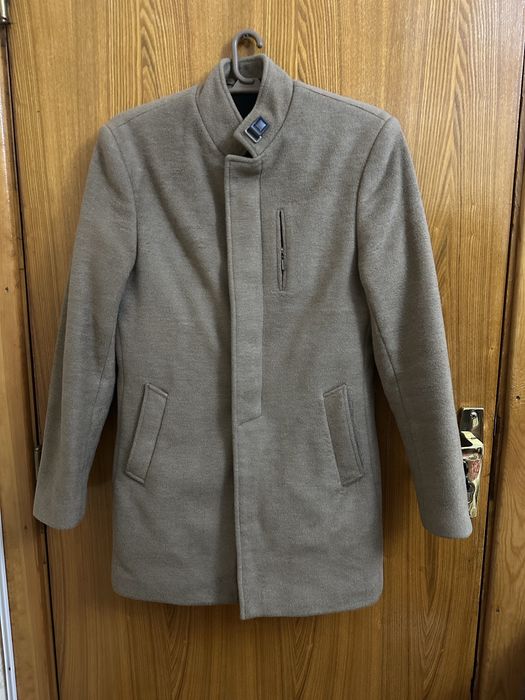 Палто голд йанги почти