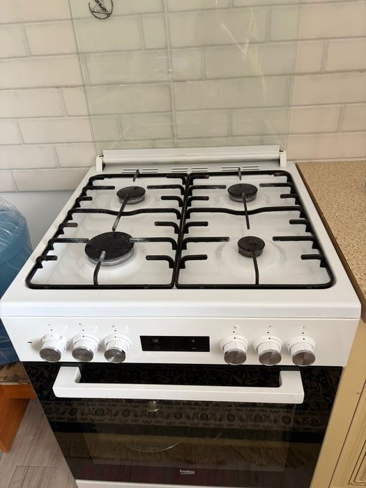 Продам газовку Beko