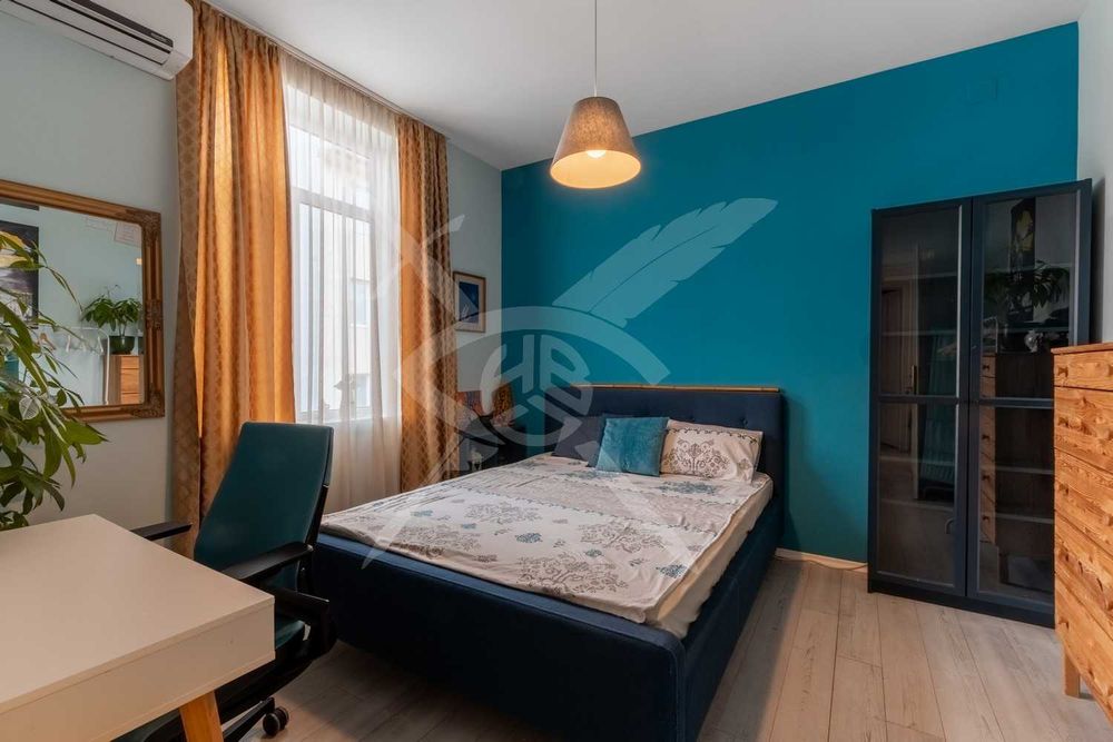 Продава се Тристаен апартамент в София, Център - 88 кв.м за 3012 €/кв.м - Снимка #4
