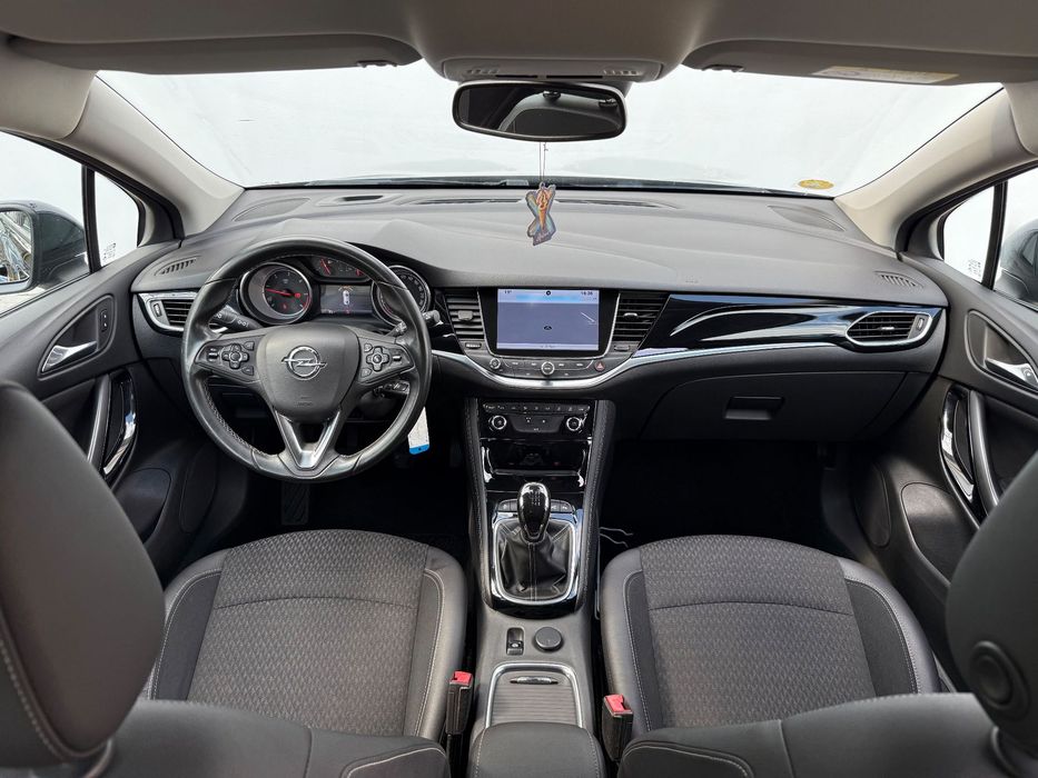 Opel Astra Distronic/ Lane Assist/ Navigatie / Carplay