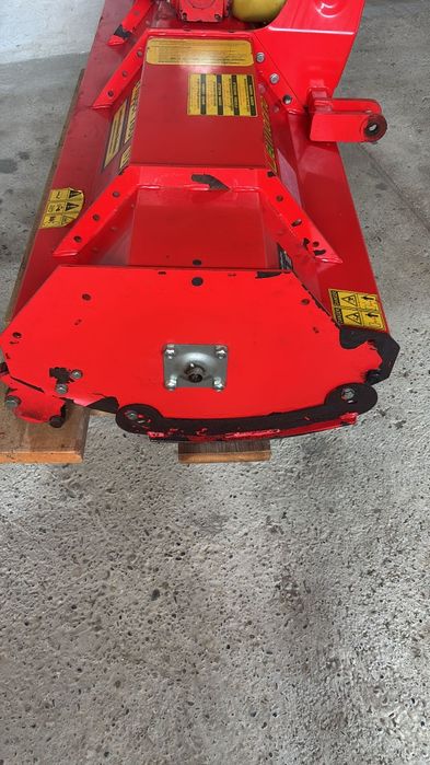 Tocatoare resturi vegetale  spini crengi tulceni freză tractor