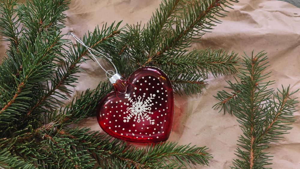 Коледни стъклени топки, ръчно рисувани