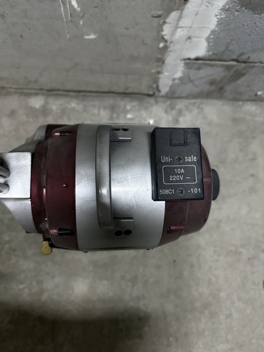 Раскройный сабельный нож