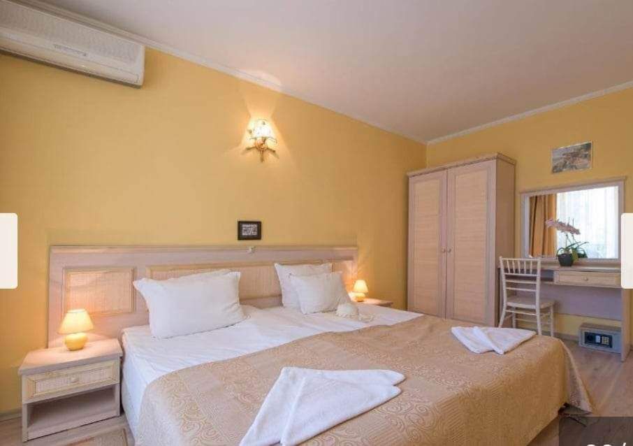 Дава се под наем Двустаен апартамент в к.к. Слънчев бряг - 60 кв.м за 61.2 € - Снимка #1