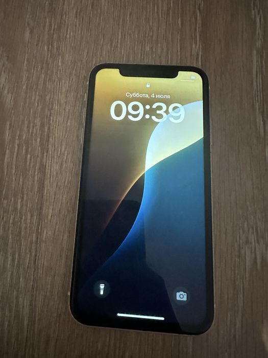 Продам айфон 11 .