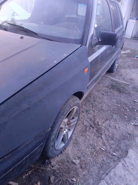Volkswagen Golf.