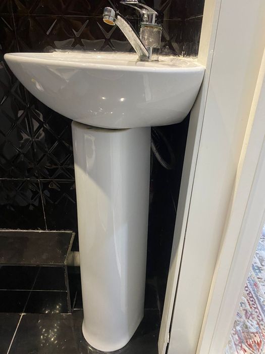 Раковина маленькая б/у