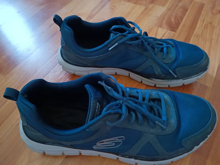 Adidași sketchers mărimea 48.5