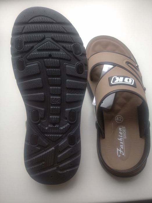 Продам мужские сандалии 41р.