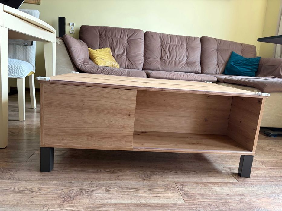 Холна маса с повдигащ се плот