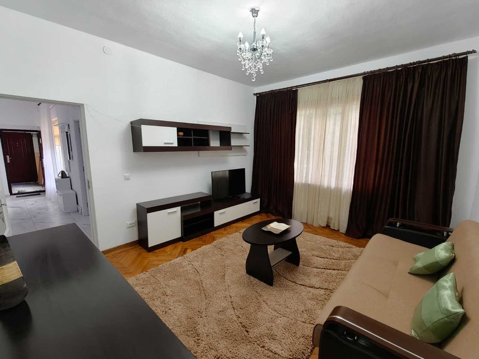 Inchiriez apartament