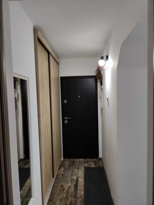 Închiriez Garsonieră