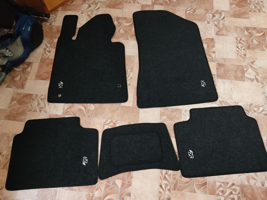 Продам полик на кім к5