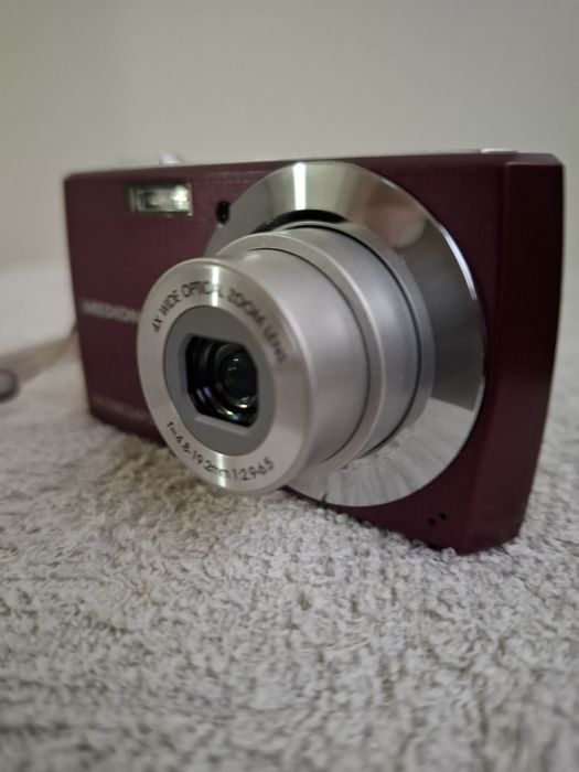 Aparat foto Medion 14.0 MP fabricație Germania•imprimă data si ora