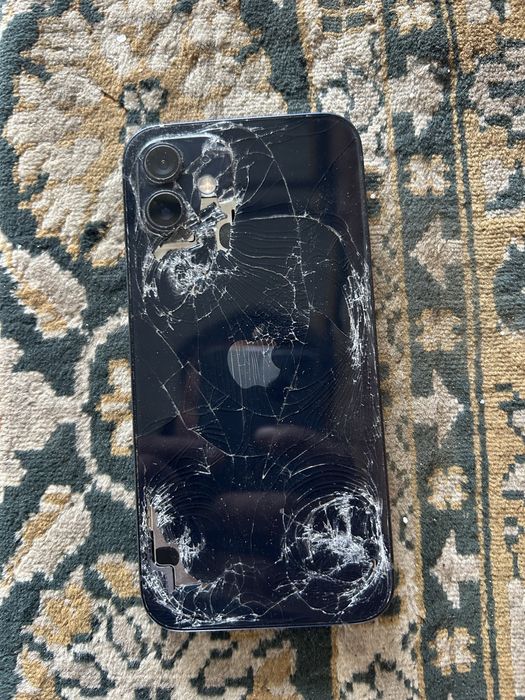 Продам iphone 12