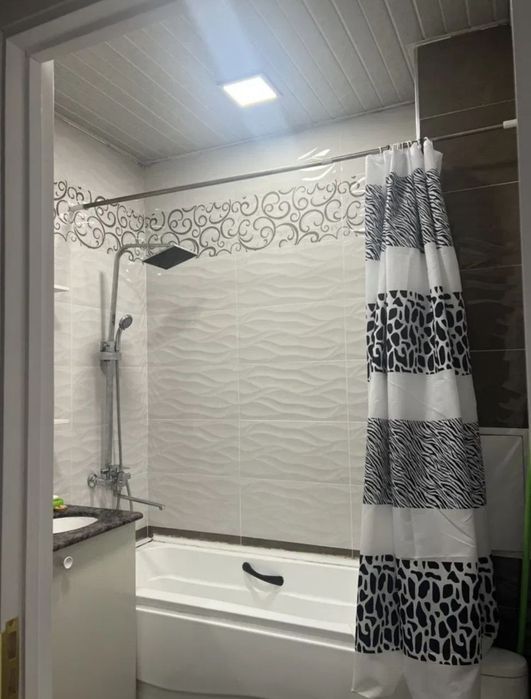 Абая. 1-комнатная посуточно. WI-FI