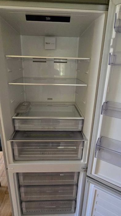 Combina Beko, moderna, gri