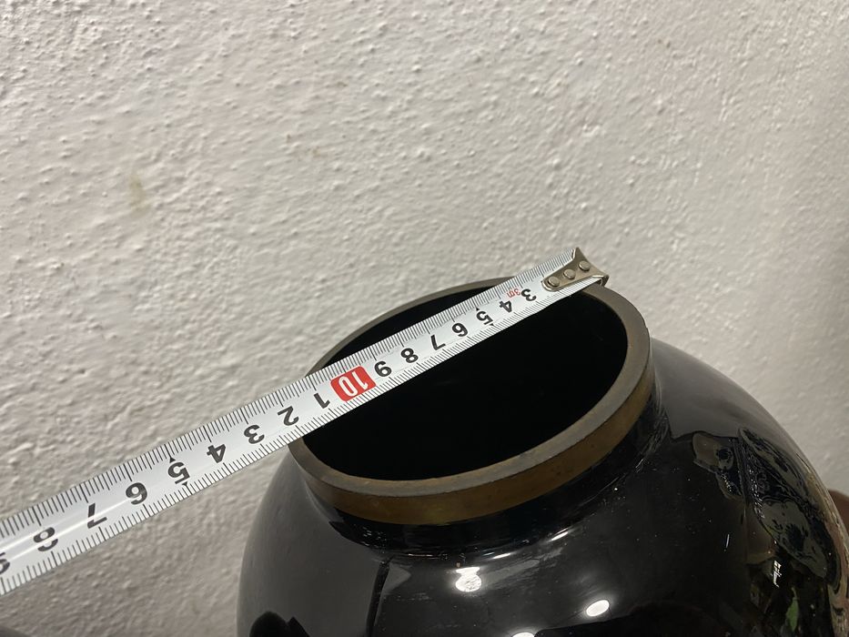 Големи стъклени вази изрисувани ръчно