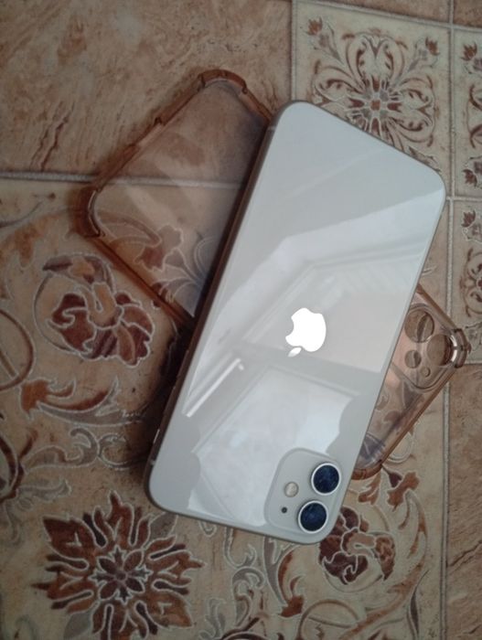 IPhone 11 128 г срочно