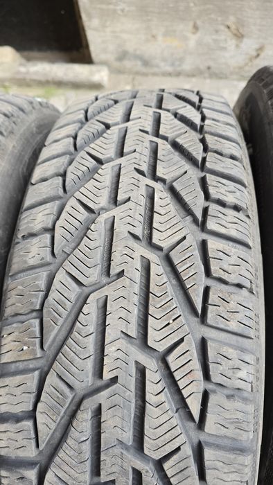 Taurus 205/60/R16