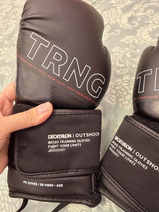 Продам перчатки боксерские