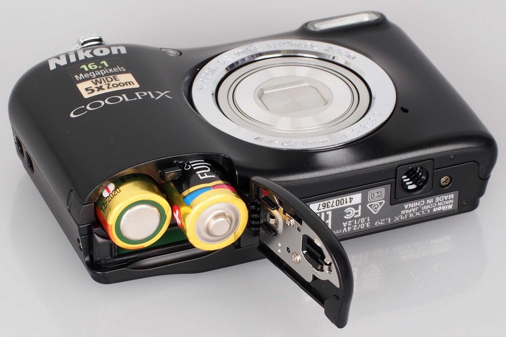 NIKON L29 camera film foto imagini deosebite vacanta drumetie inspectii ITP data pe imagini practic cu baterii AAA