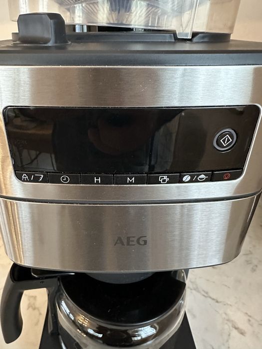 Masina  de  cafea cu rasnita incorporata,  AEG , la filtru , cu boabe