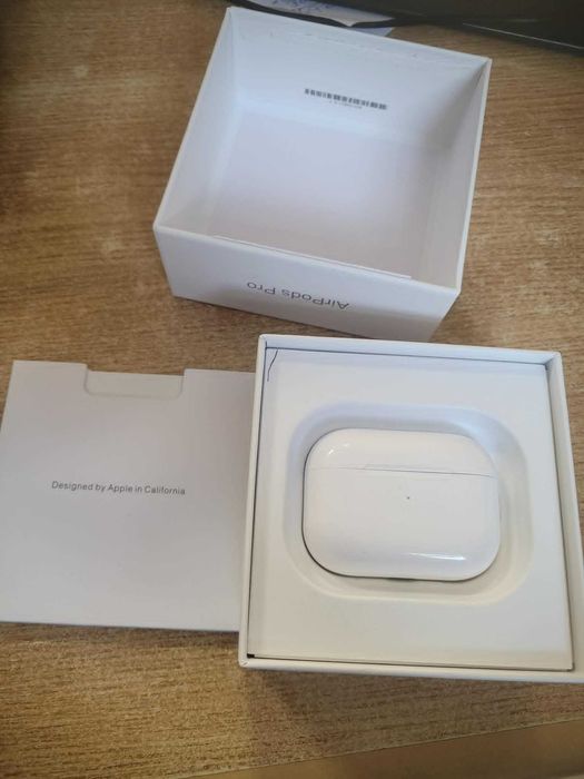 Vând căști Apple Pro 2 originale, stare ft buna, utilizate foarte putin