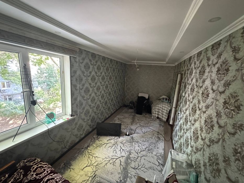 Продаётся 2 комнатная квартира с балконом на Троицке около 14 школы