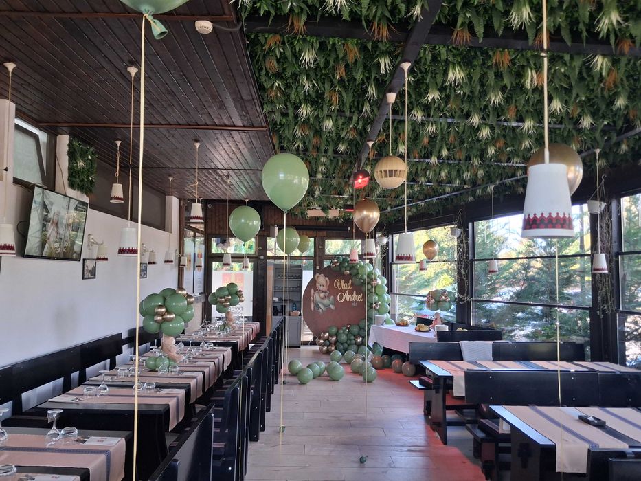 Aranjamente botez Photocorner Arcada baloane Decor flori cristelnita