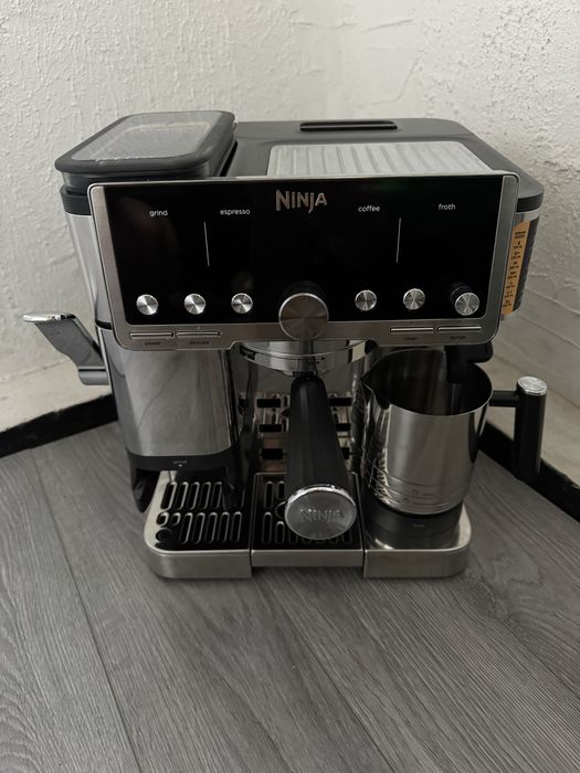 Комбинирана Кафемашина 3-в-1 Ninja Luxe Café Pro ES701EU Кафеавтомат (Еспресо, Филтър, Cold Brew)