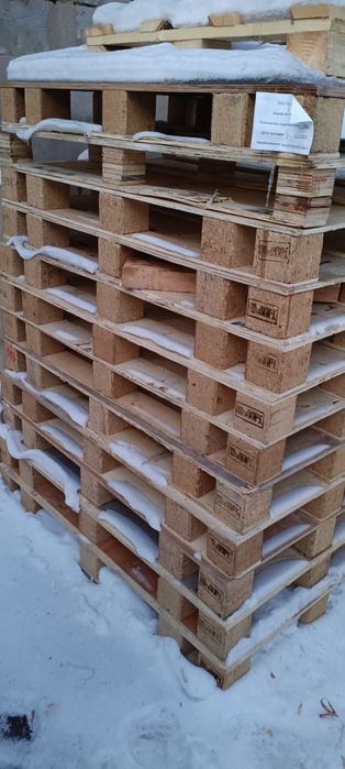 Поддоны продам .