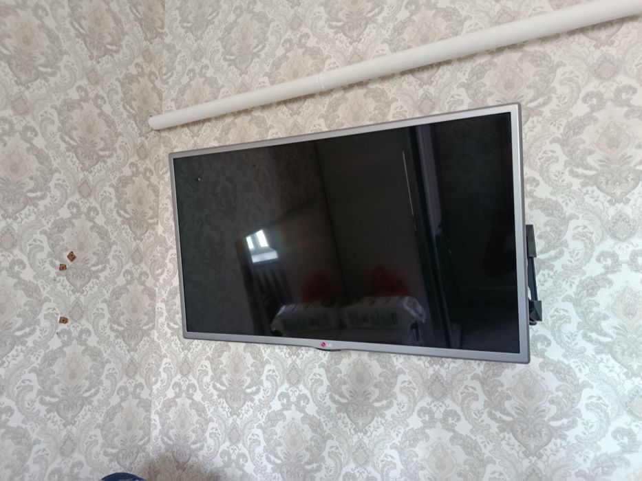 Телевизор LG 32'