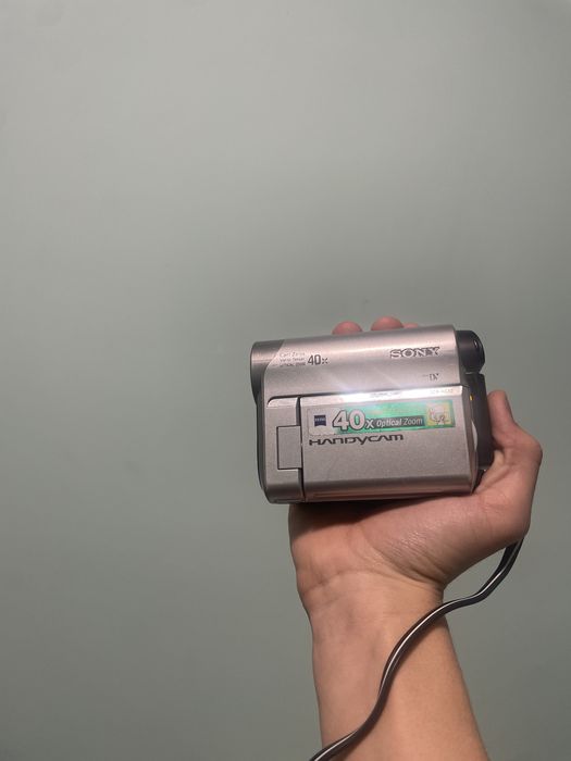 Sony handycam dcr-hc52