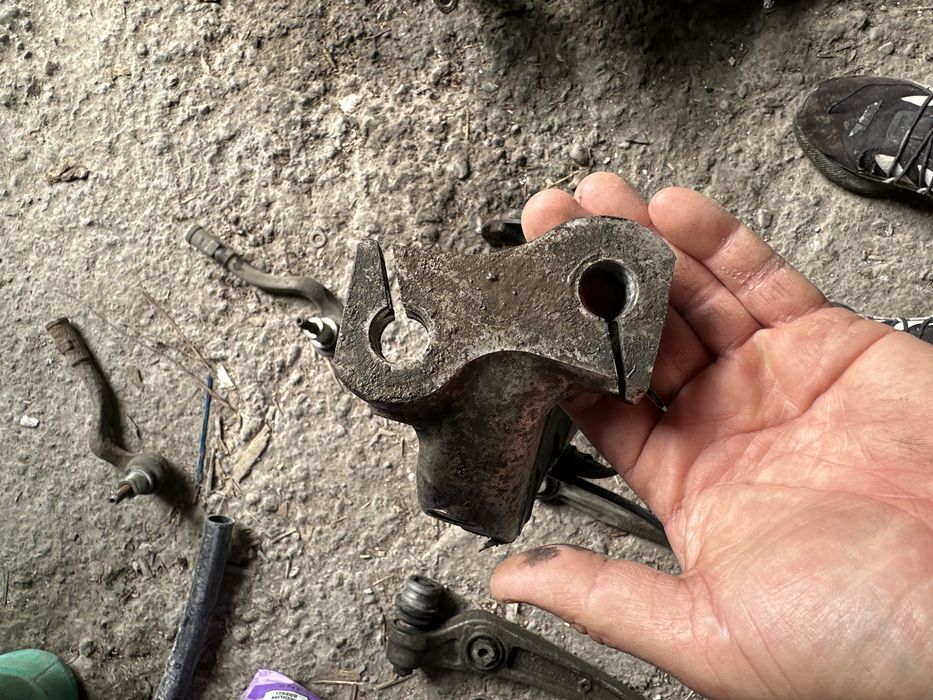 Fuzeta fata stanga dreapta audi a4 b8 b8.5