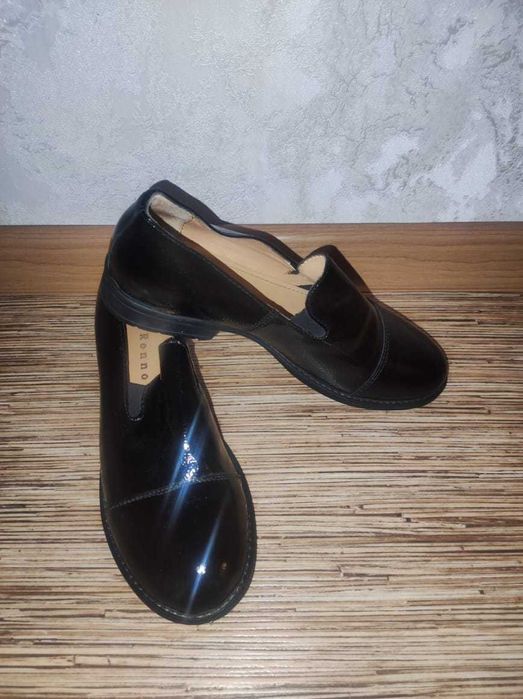 Продам туфли женские