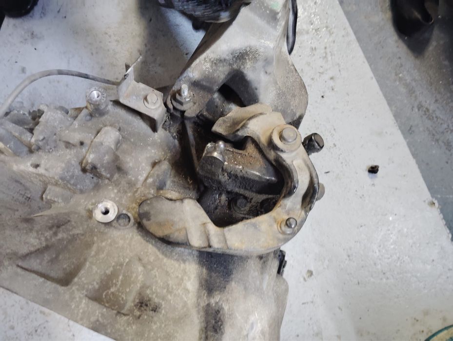 Cutie viteze Ford Focus Mk3 2012 manuala Diesel