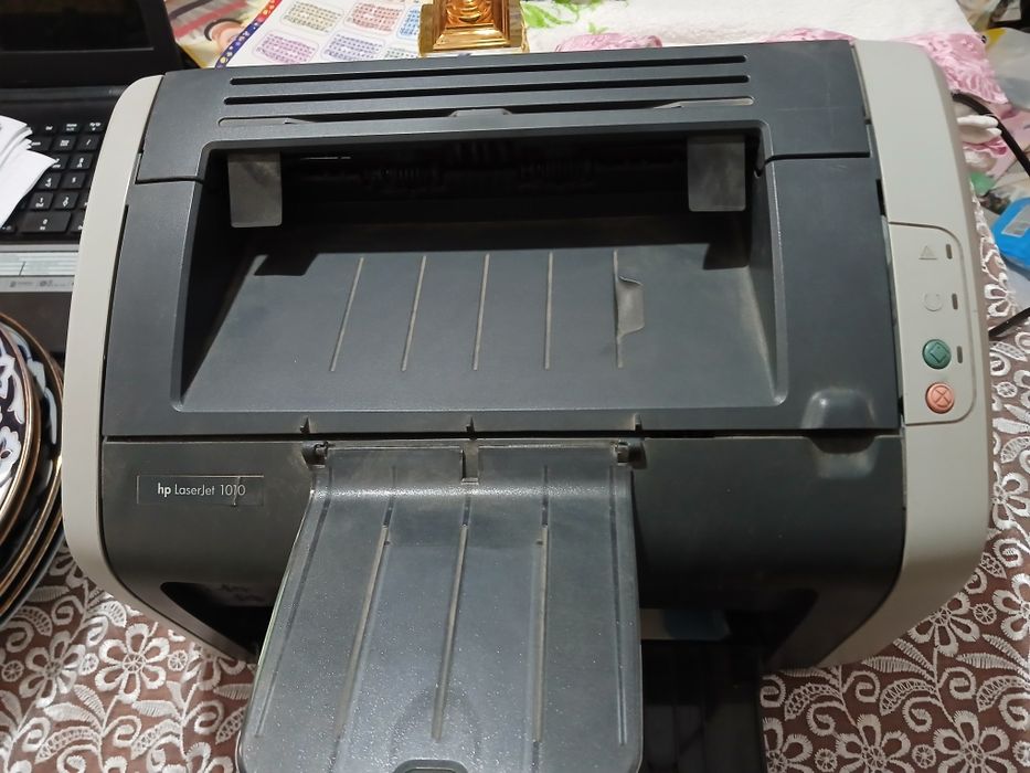 Продам принтер HP 1018