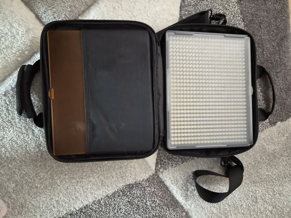 Lampa lumina APUTURE AMARAN HR672C