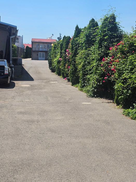De închiriat spatiù comercial