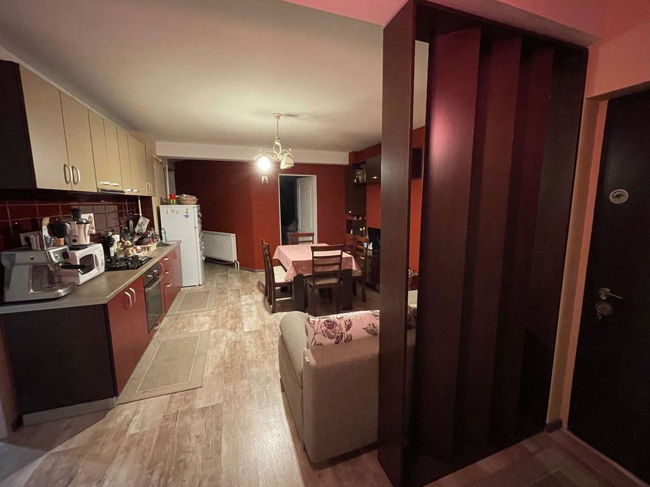 Apartament 3 camere ultracentral – bloc nou – complet mobilat și utilat – Proprietar