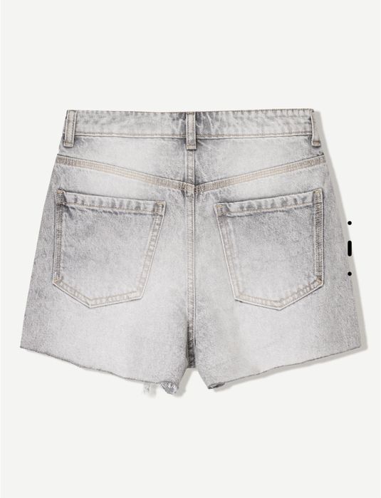 Нови къси панталонки Bershka S/36