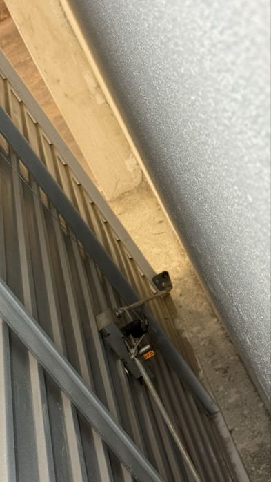 Гаражна врата махова