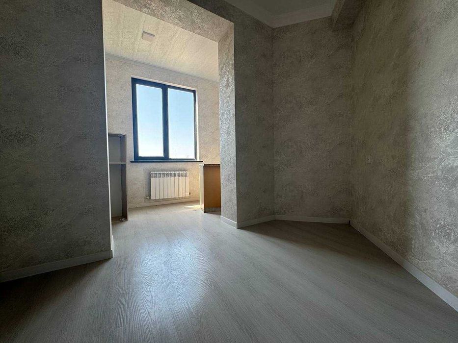СРОЧНО !! Продается квартира в Яшнабаде 2/5/8 (74 кв/м ) ЖК Azia House